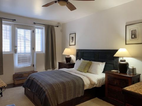 Luxurious and sanitized Studio, original adobe walls, wood floor, real sanctuary