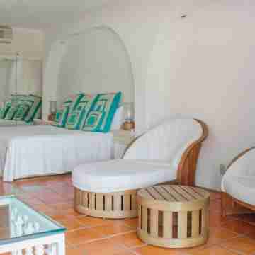 Casita 302 | Beachfront & jacuzzi Rooms