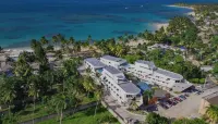 Las Terrenas, Beach Front, Water Views, Best Location 1 bed/bath, AC, WiFi, Pool