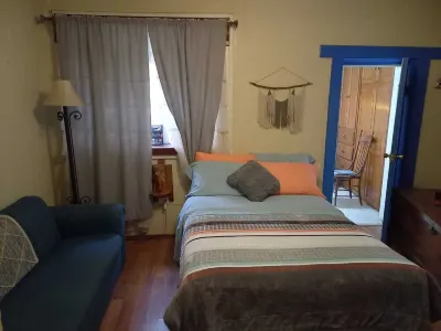 CUTE, CLEAN, AND COZY HOUSE Hotels near Plaza Bellavista