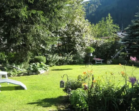 Large app.3-6p,2separate bedrooms,log cabin,cozy,quiet,sunny,close to the center Hotels in Kleinarl