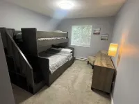 Spacious and Cozy house in charming Lake Cowichan