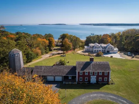 Private Beach - 3 bedroom