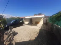 Casa Vacanze Indipendente, Parcheggio Interno e Giardino Privato Recintato Hotel a Lucciana