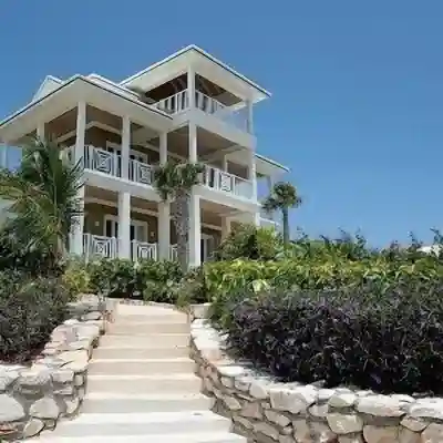 Luxury Home in Feb. Pt. with dip pool, spectacular ocean views, steps to beach Hotel Exterior
