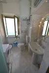 In Riomaggiore Cinque Terre with breathtaking sea view 聖若翰洗者堂附近的飯店