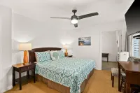 3 Bedroom Ocean Front Condo with Pool & Elevator!