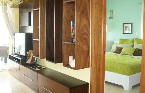 Beachfront Playa Turquesa 2 BR/2 BA Penthouse Condo W/Rooftop 50mbps WIFI