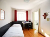 Tagungskloster Frauenberg Hotels in GroBenluder