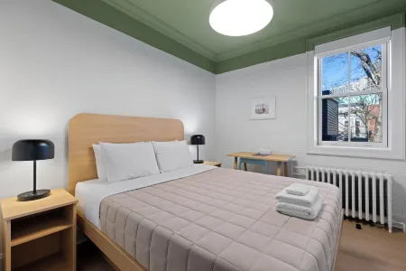 HI Halifax Heritage House Hostel