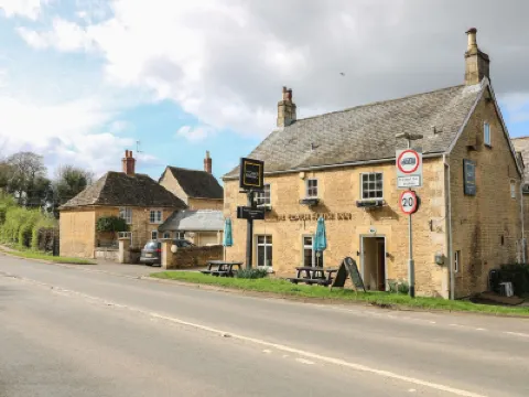 Squirrel's Nest Hotels in 
