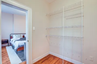 Comfy Bayonne Townhome ~ 11 Mi to NYC Attractions