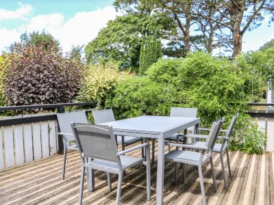 Little Chygowlin Hotels near The Quay