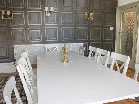 112 Balmoral Road Отели рядом с достопримечательностью «Globe Arena»