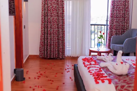 The Dalton Grand Hotel Отели в г. Makuyu