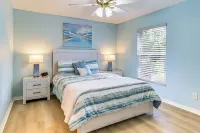 Private Yard & Screened Patio: Sunny Sebastian Gem - 2-Sterne
