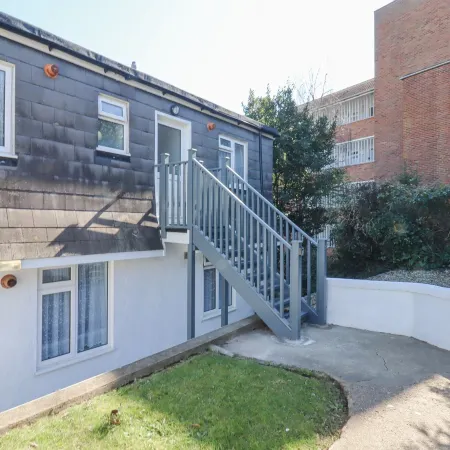 Flat 5, Big Tree Holiday Flats