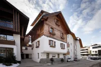 Chalet Tyrolian Apartments - by Familiaris - Pools 500 Meters Hotels in Mitterolang