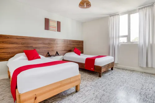 Hotel Suites Puebla - Kolam Renang