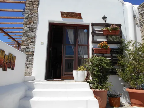 La Veranda of Mykonos Traditional Guesthouse
