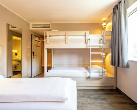Serways Hotel Feucht Ost Hotels in Nurnberger Land