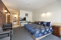 Ararat Motor Inn - parking
