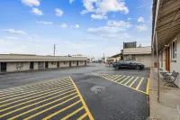 Selkirk Motel - Motels