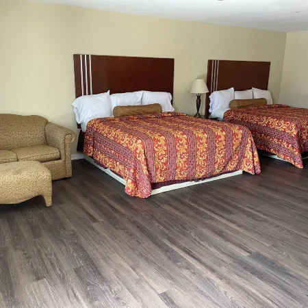 Riviera Inn & Suites