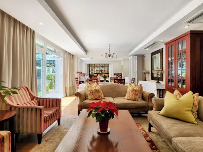 Roodenburg House 1882 Hotels near Commonground Cafe