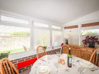 Knapp Cottage Hotels in Fleet