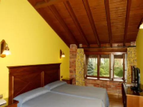 Imperion Hotels in Parres