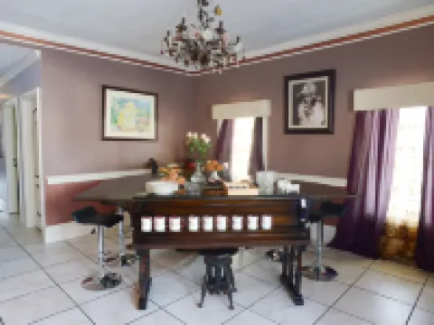 Naomi's Inn Bed & Breakfast Hotels in Springfield