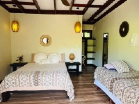 Playa Bluff Lodge