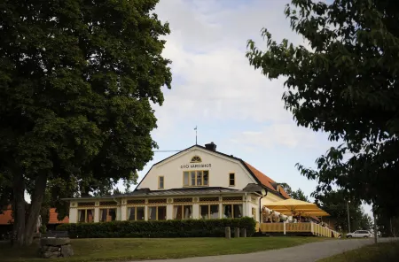 Utö Värdshus Отели в г. коммуна Ханинге
