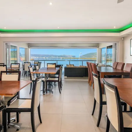 Phoenix Lodge and Waterside Accommodation