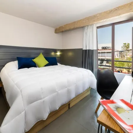 Hotel Next