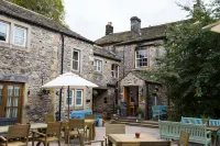 The Lister Arms - bar