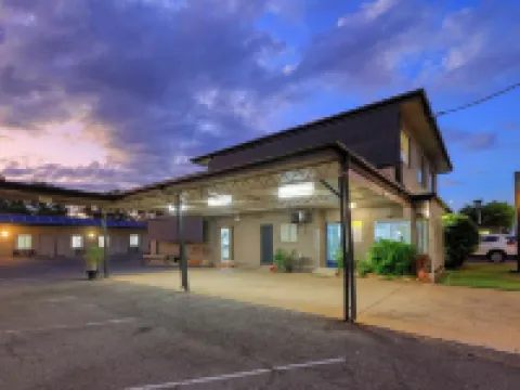 โมเทล 707 โรงแรมในเอเมอรัลด์
