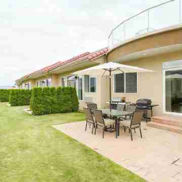 Shiraz Villa Hotel Exterior