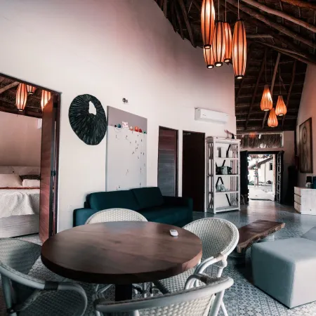 Hotel Paradise Suites