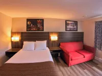Maple Leaf Inn Hotels in Bruce County