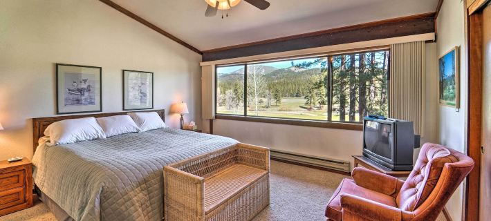 Quiet Home w/ Graeagle Meadows Golf Course View! Hotels in Plumas County