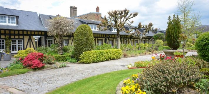 Hôtel de La Croix d'Or Hotels in Manche