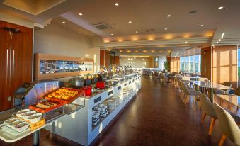 ANA Crowne Plaza Resort Okinawa Uruma Hills