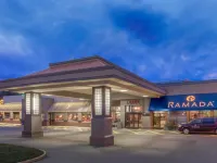 Ramada by Wyndham Kelowna Hotel & Conference Center Hotels near Kelowna International Airport