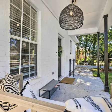 Modern and Chic Gulfport Escape Walk to Beach!