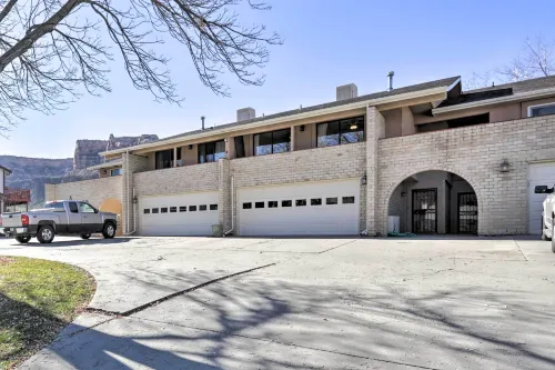 Grand Junction Golf Course Condo w/ Balconies - Apartments