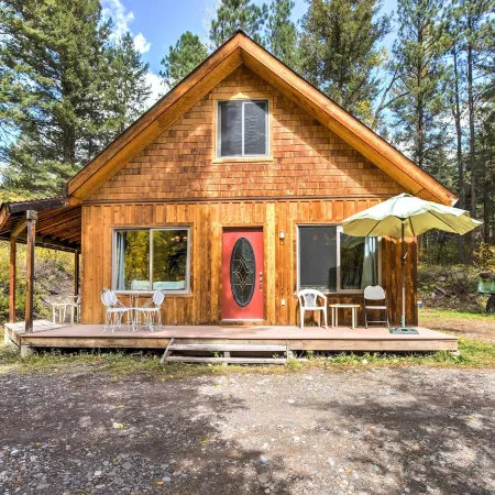 'Marble Hideaway' Cabin w/ Mountain Views + Deck!