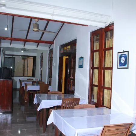 Anura Guest Inn