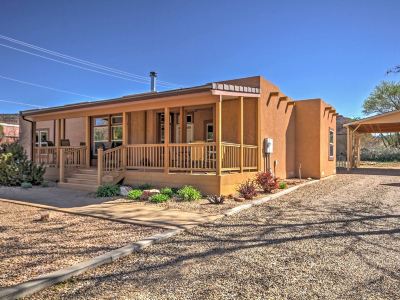 Beautiful Kanab Home w/ Yard - Walk to Restaurants